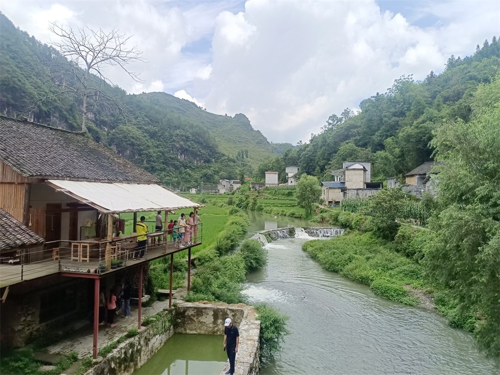 1715933160850712.jpg 支教基地2.jpg