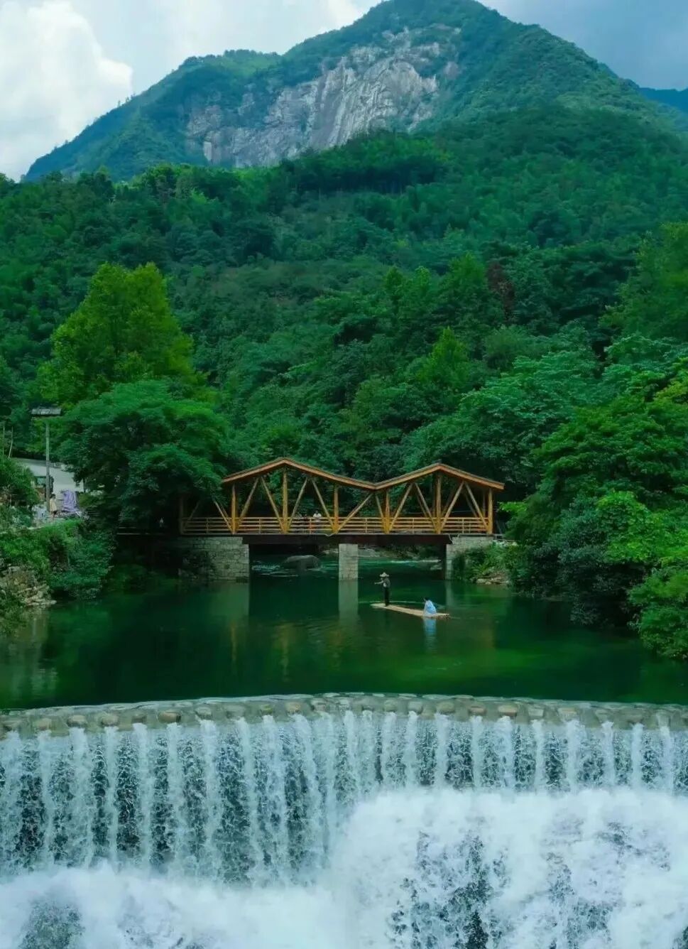 卧龙.jpg
